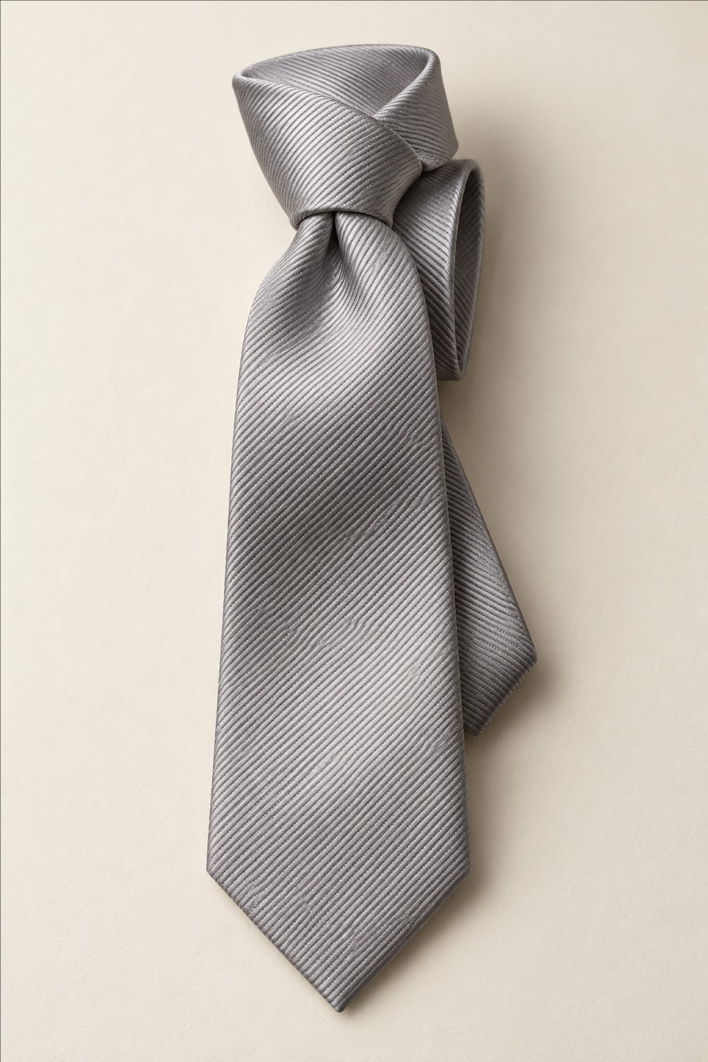 The Silver Rib Tie in Silver grey — illustrated styling