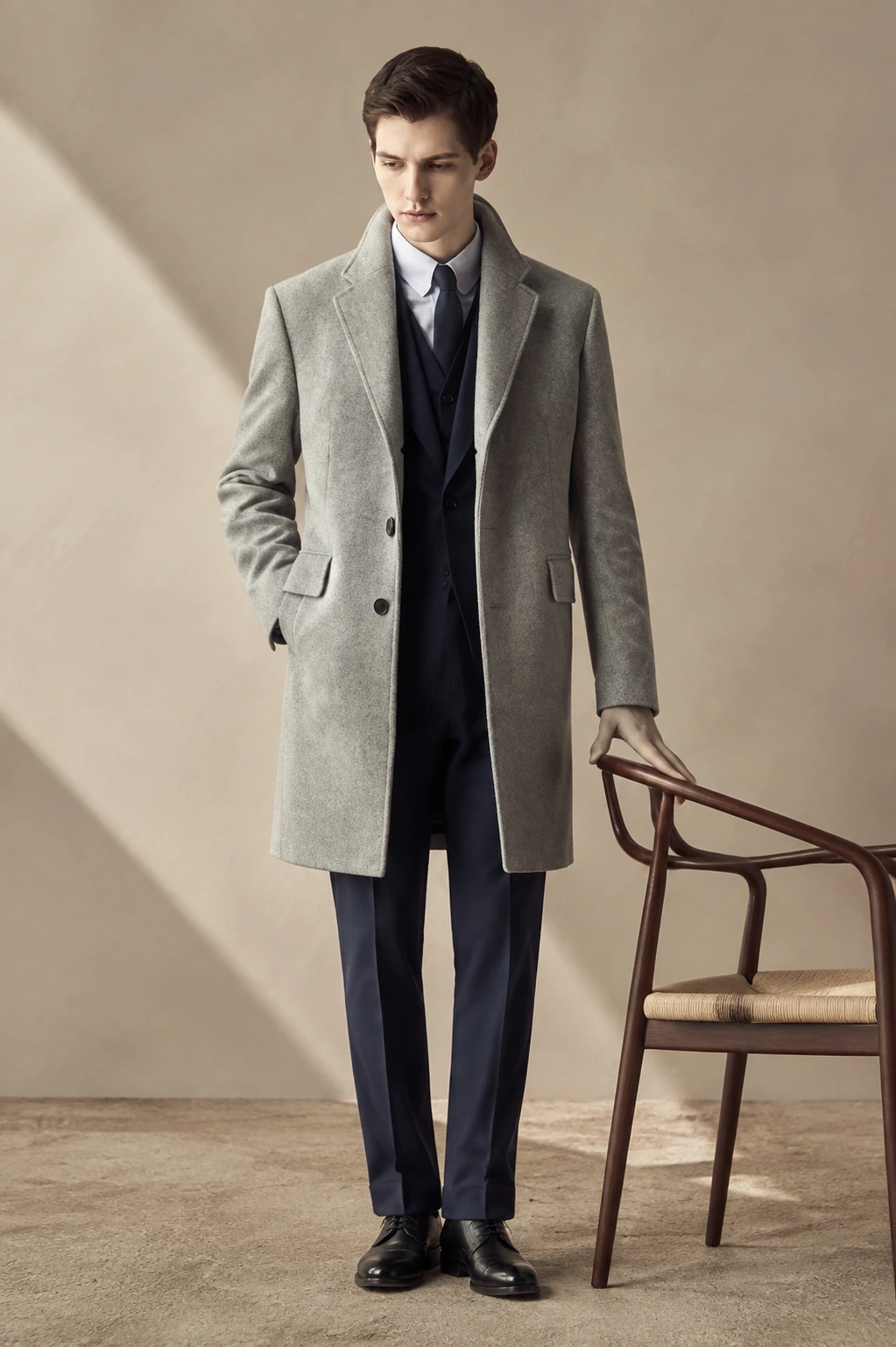 Men’s Tailored Overcoat / 14 in Light grey — illustrated styling